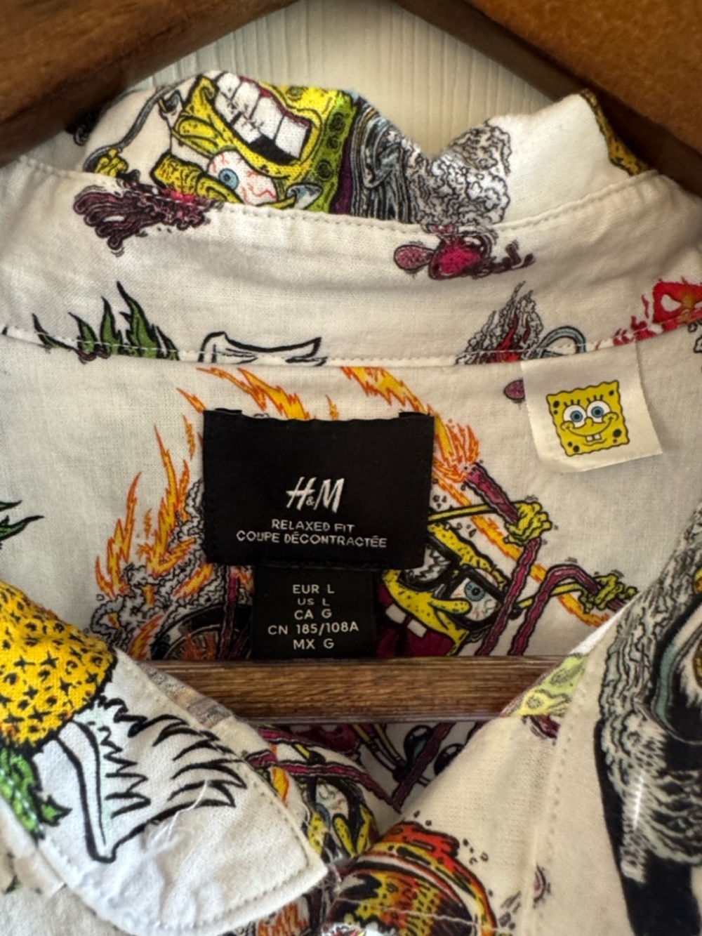 H&M White Short-Sleeve Button Shirt with Pink, Yellow and Green Tropical Print - Picture 2 of 4